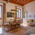 Classy Apartment - Hosted By Sweetstay